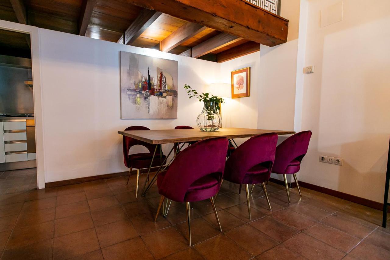 Apartamento 3 Dormitorios En Calle San Vicente. Sevilla Bagian luar foto