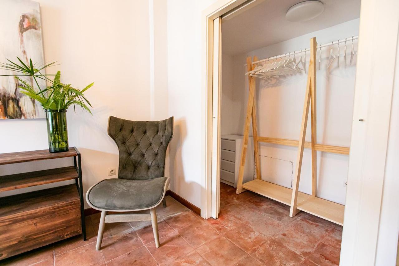 Apartamento 3 Dormitorios En Calle San Vicente. Sevilla Bagian luar foto