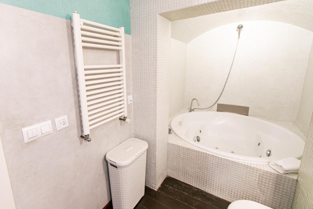 Apartamento 3 Dormitorios En Calle San Vicente. Sevilla Bagian luar foto