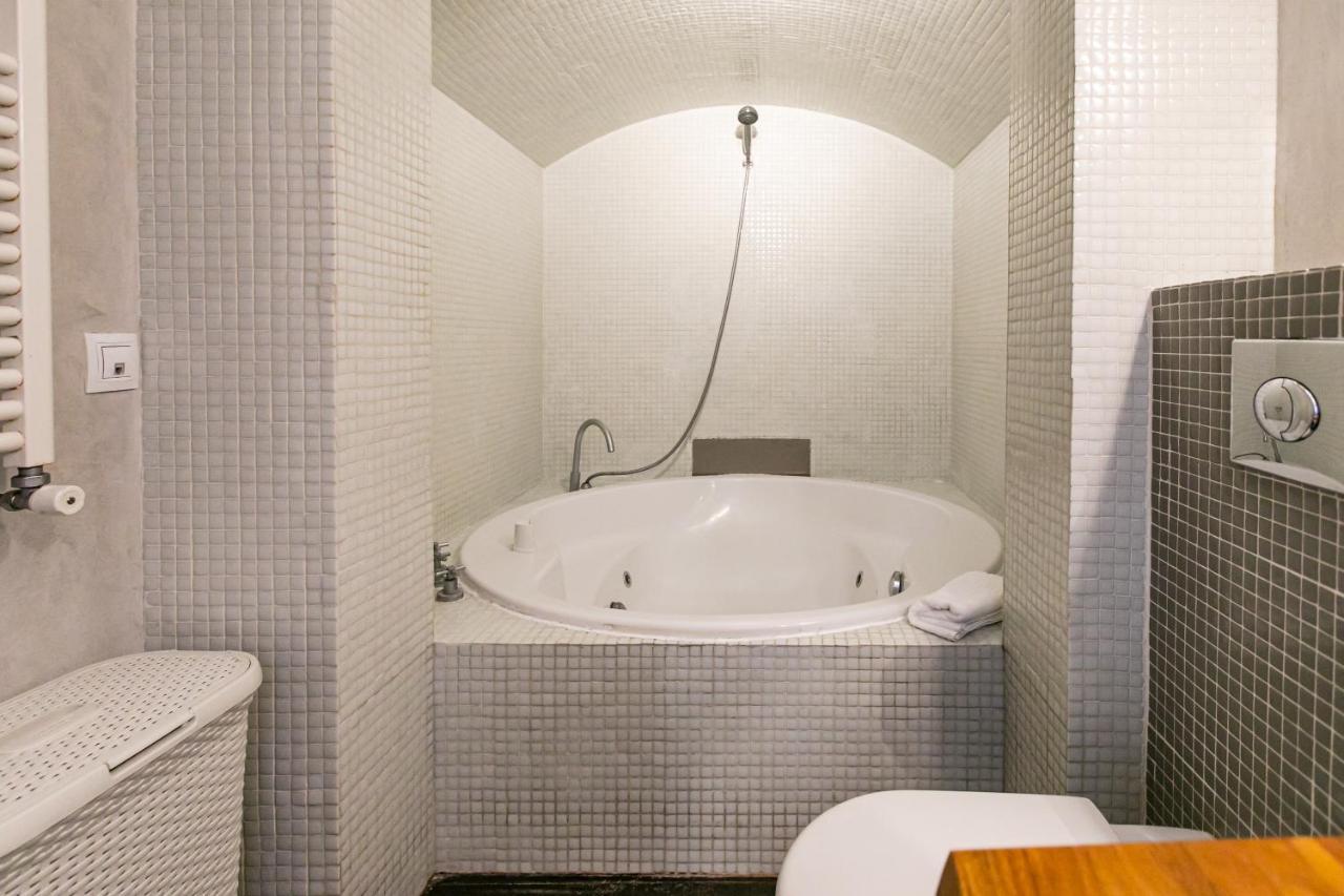 Apartamento 3 Dormitorios En Calle San Vicente. Sevilla Bagian luar foto