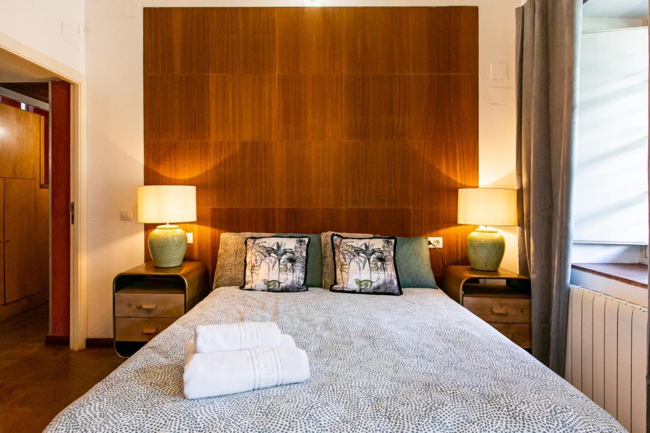 Apartamento 3 Dormitorios En Calle San Vicente. Sevilla Bagian luar foto