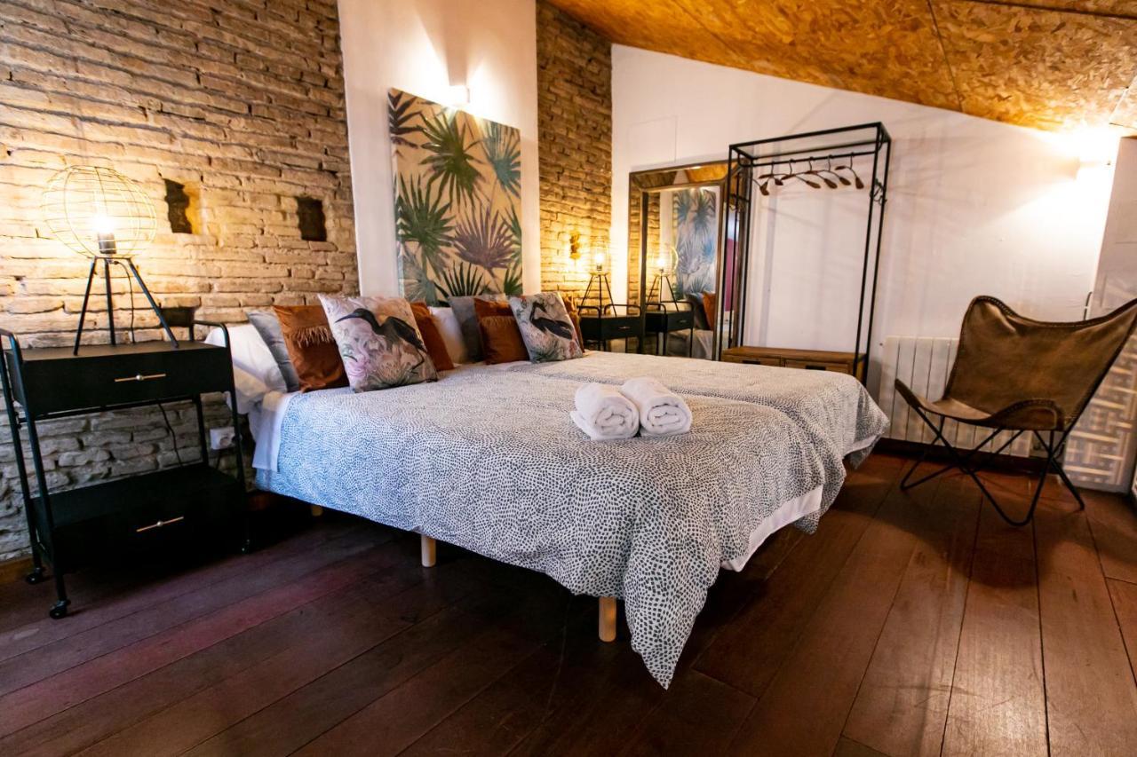 Apartamento 3 Dormitorios En Calle San Vicente. Sevilla Bagian luar foto