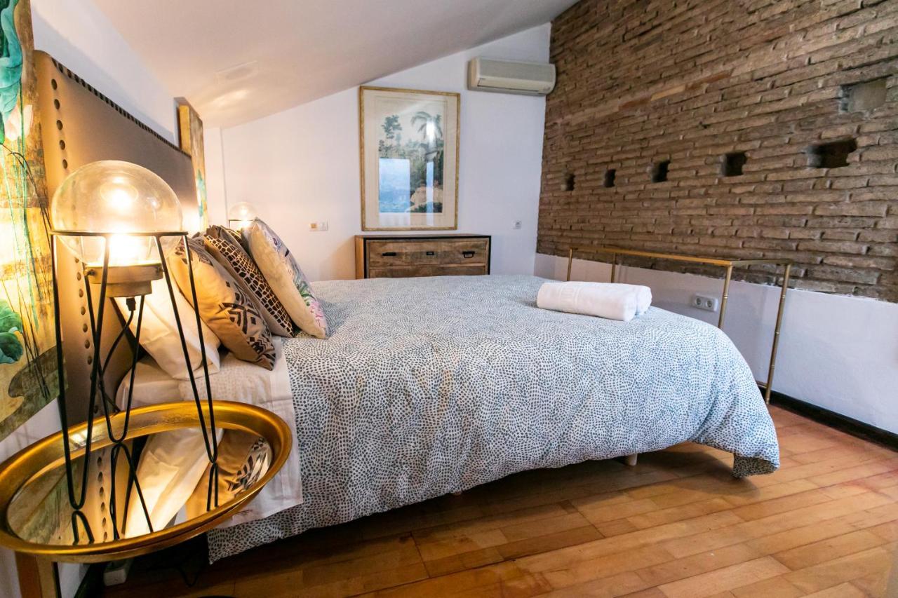 Apartamento 3 Dormitorios En Calle San Vicente. Sevilla Bagian luar foto