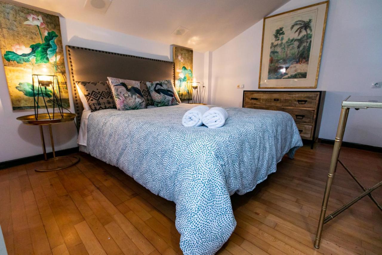 Apartamento 3 Dormitorios En Calle San Vicente. Sevilla Bagian luar foto
