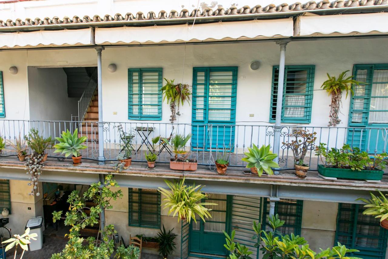 Apartamento 3 Dormitorios En Calle San Vicente. Sevilla Bagian luar foto