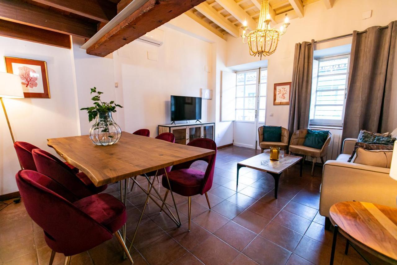Apartamento 3 Dormitorios En Calle San Vicente. Sevilla Bagian luar foto