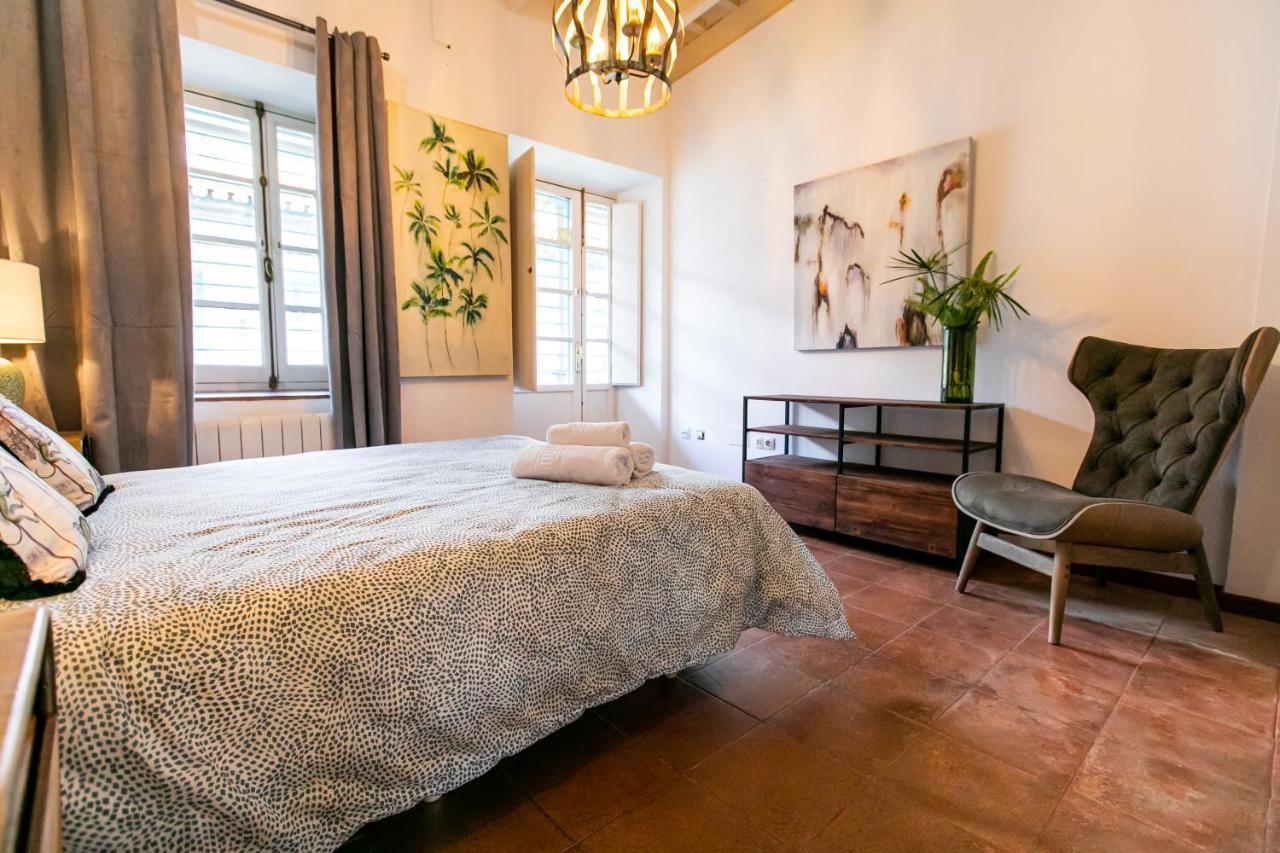 Apartamento 3 Dormitorios En Calle San Vicente. Sevilla Bagian luar foto