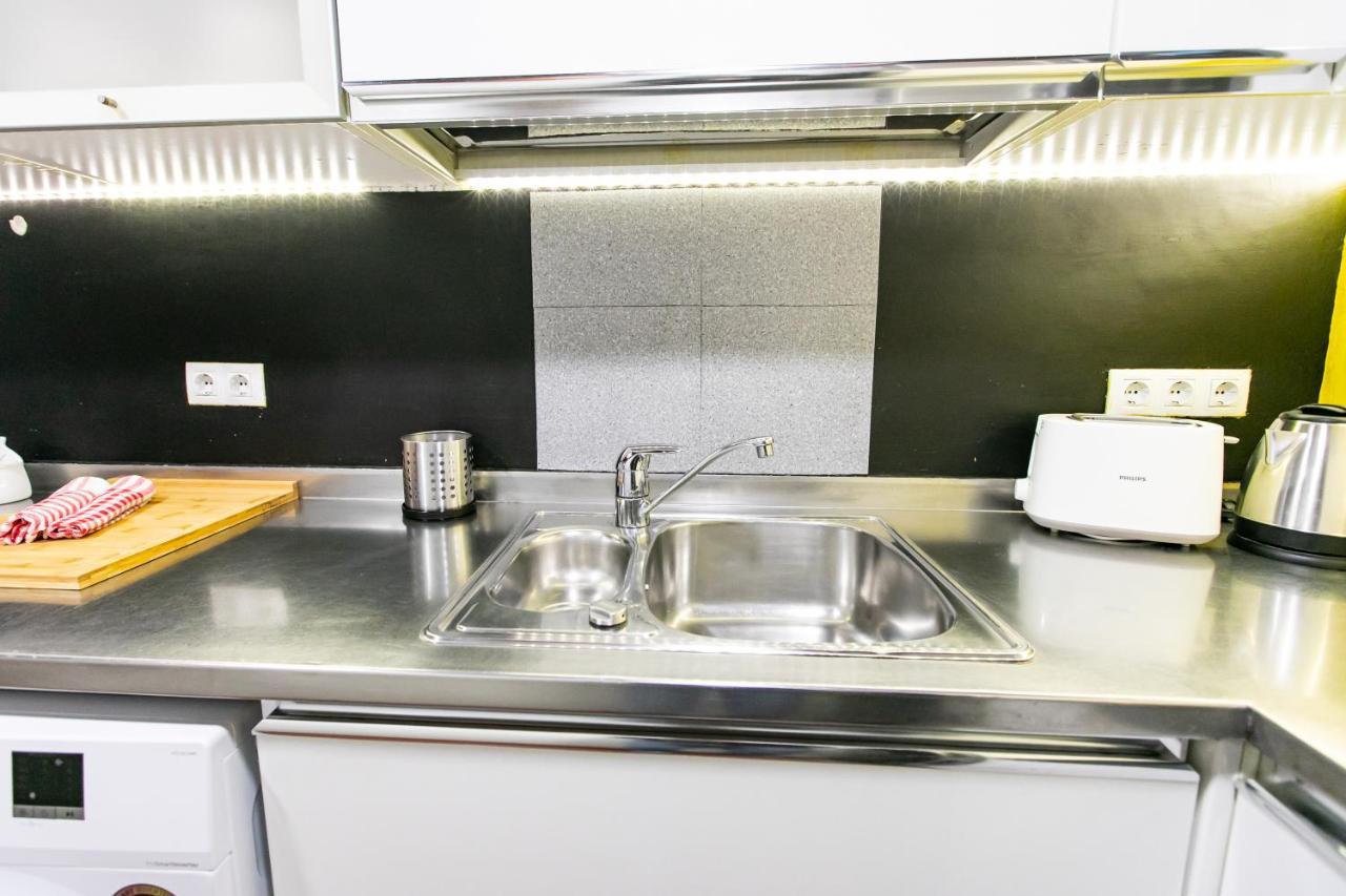 Apartamento 3 Dormitorios En Calle San Vicente. Sevilla Bagian luar foto
